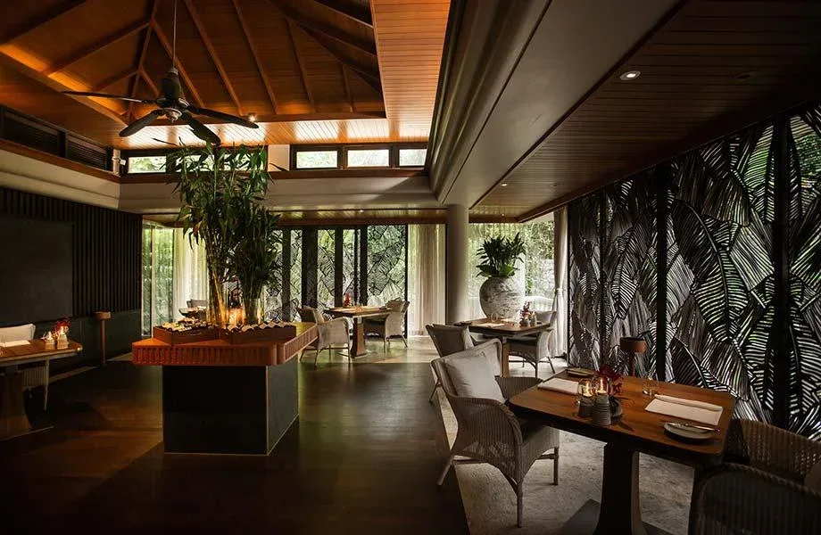 Restaurants & bars